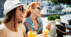 Social Café Tilburg vrouwen in gesprek en creatief bezig