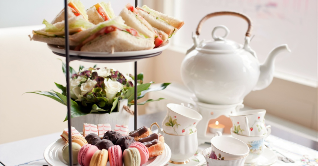 Zondag 25 mei 2025 | High Tea & Ontmoeten | 18+